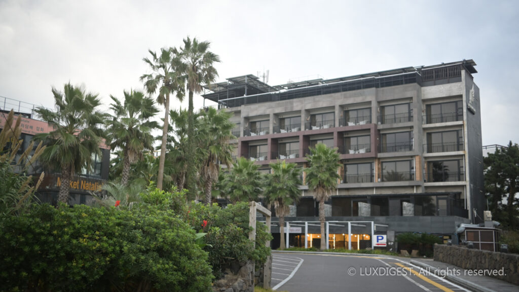 아길라호텔전경