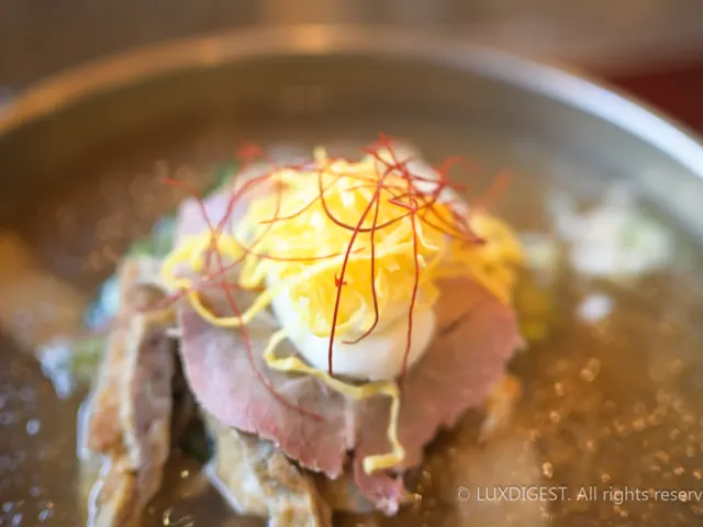 진주맛집 하연옥 진주의 자존심 – 냉면의 깊이를 더하는 곳