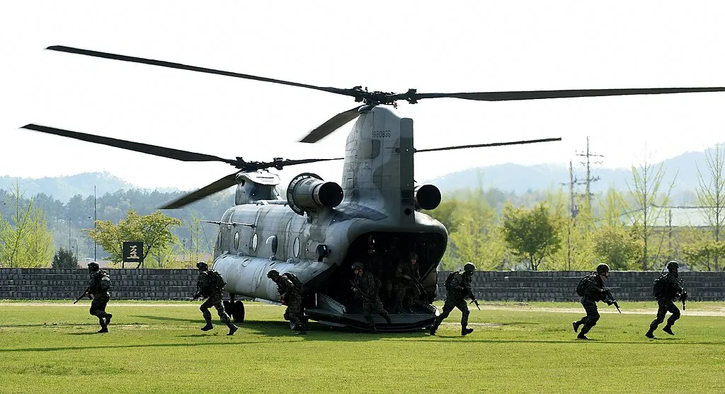 CH-47D vs. CH-47F Chinook: A Comparative Analysis