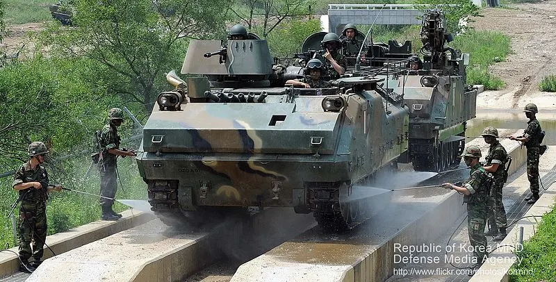 K200A1 장갑차 비교분석