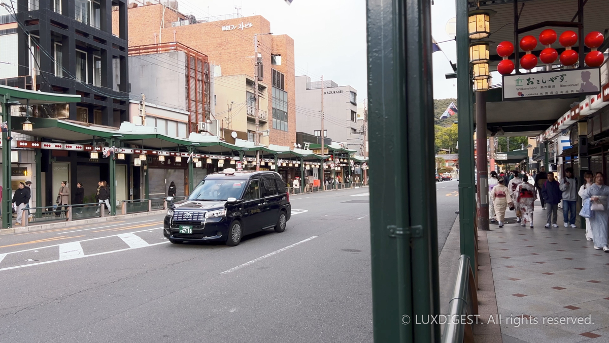 GION STREET IN KYOTO 260514
