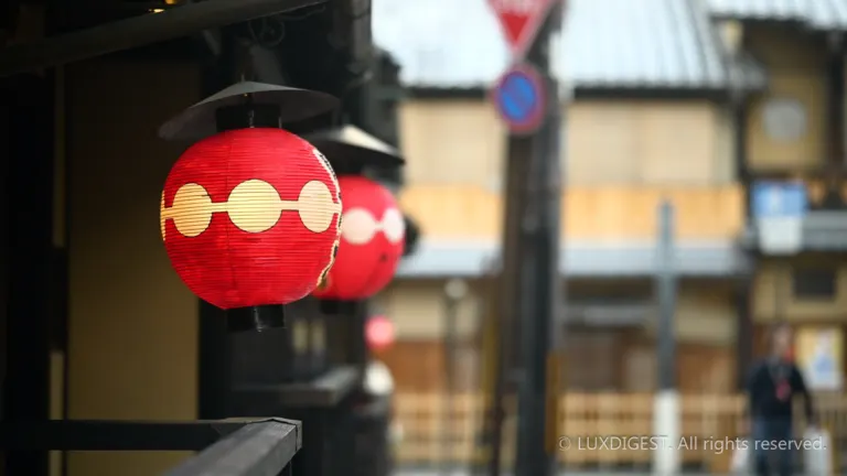 GION STREET IN KYOTO 260514