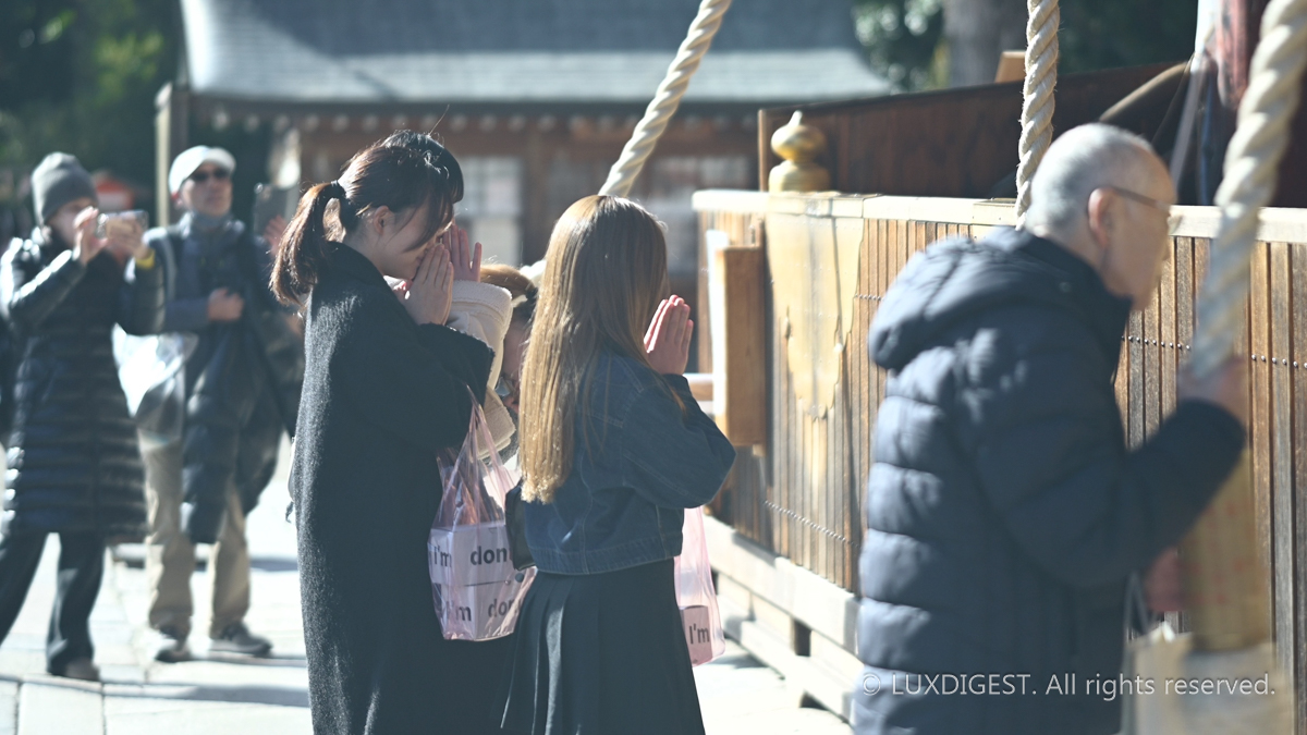 Yasaka Shrine in Kyoto {Date (YYMMDD)} {Sequence number (0001)}