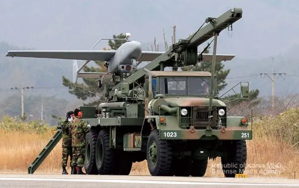 RQ-101 송골매 무인정찰기 비교분석