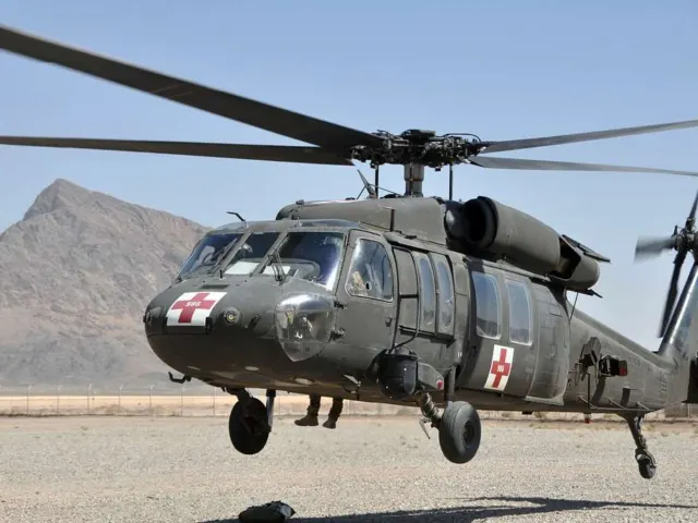UH-60 블랙호크 헬기 비교분석