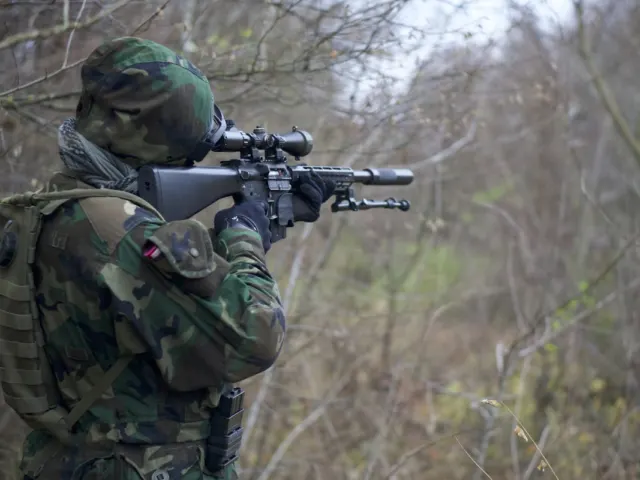 Team Grenadier, 영국 육군 경량 이동 수단 프로그램 도전