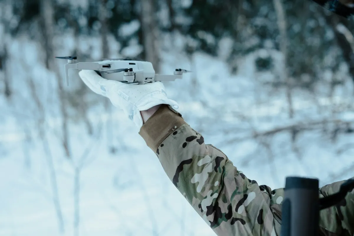 RQ-170 센티넬 드론 비행대의 비밀 활동 공개