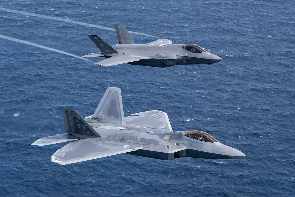 F-22의 ‘쿼터백’ 데뷔, 숫자는 안두릴만 알고 있다