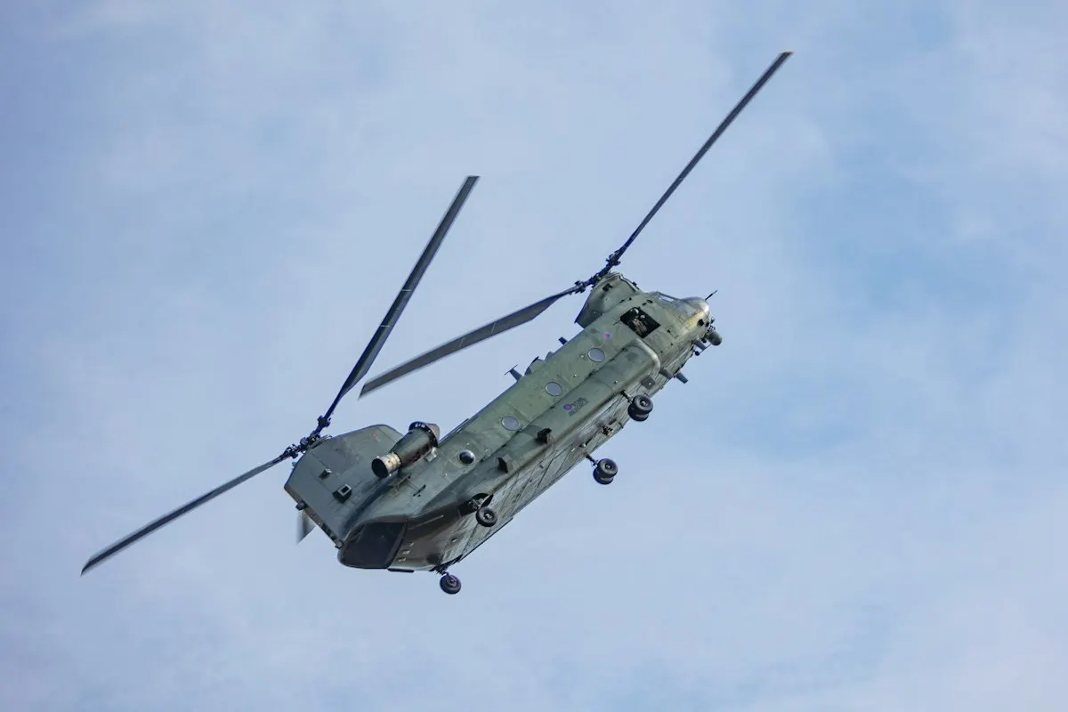 영국 RAF 페어퍼드 기지에서 이륙하는 B-1B 폭격기