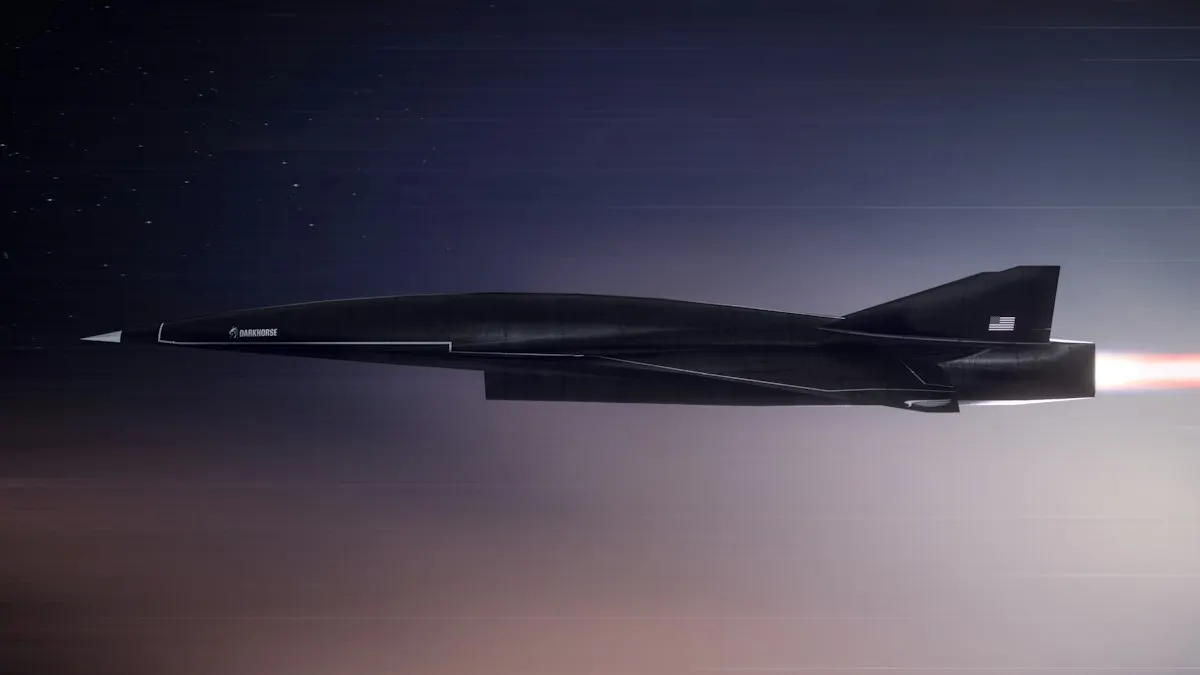 미 공군 B-52 폭격기와 AGM-158C LRASM 장거리 대함미사일