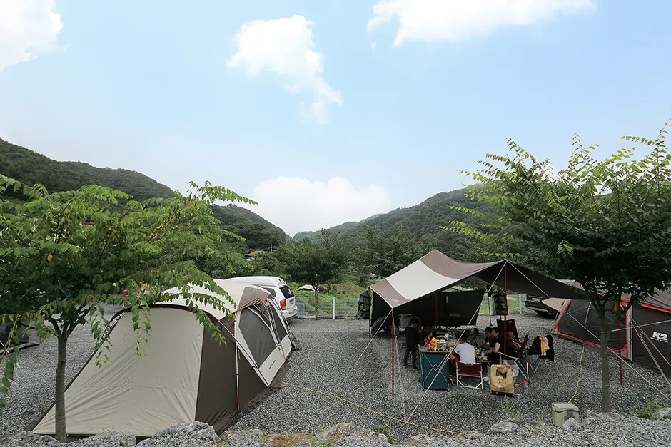 산과별캠핑장 산과별캠핑장 전경2