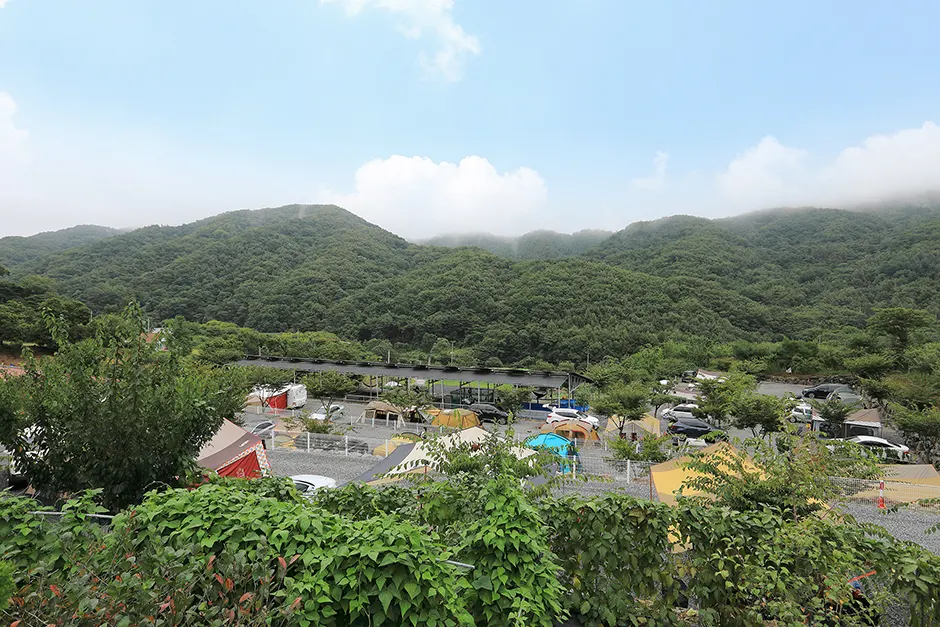 산과별캠핑장 산과별캠핑장 전경3