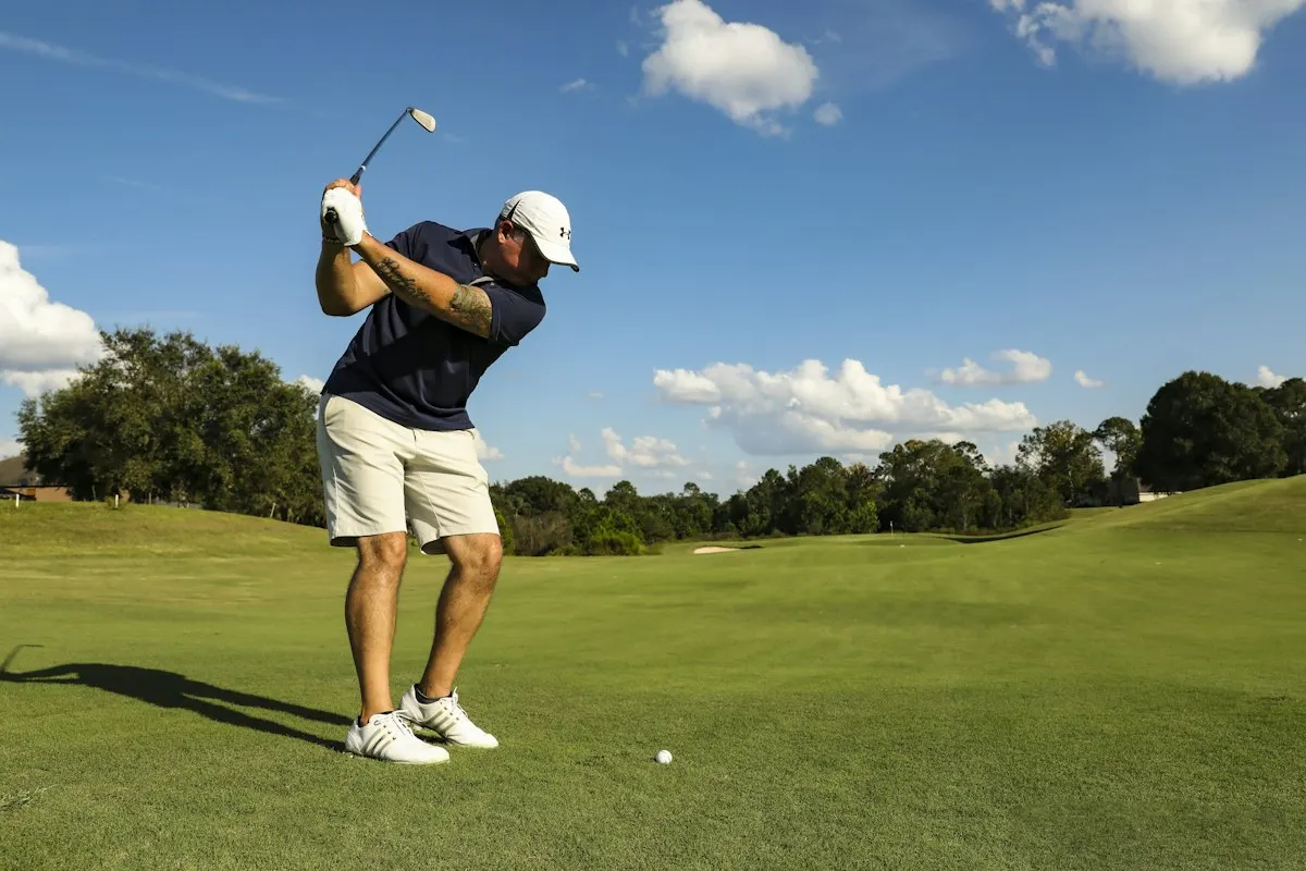윌 잘러토리스가 골프 대회에서 경기하는 모습